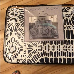 Avondale Manor 3 piece king Petra duvet set